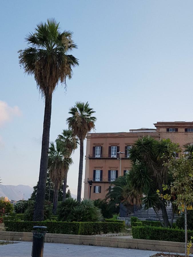 Casa Vacanze Villa D'Orleans Palermo Exterior photo